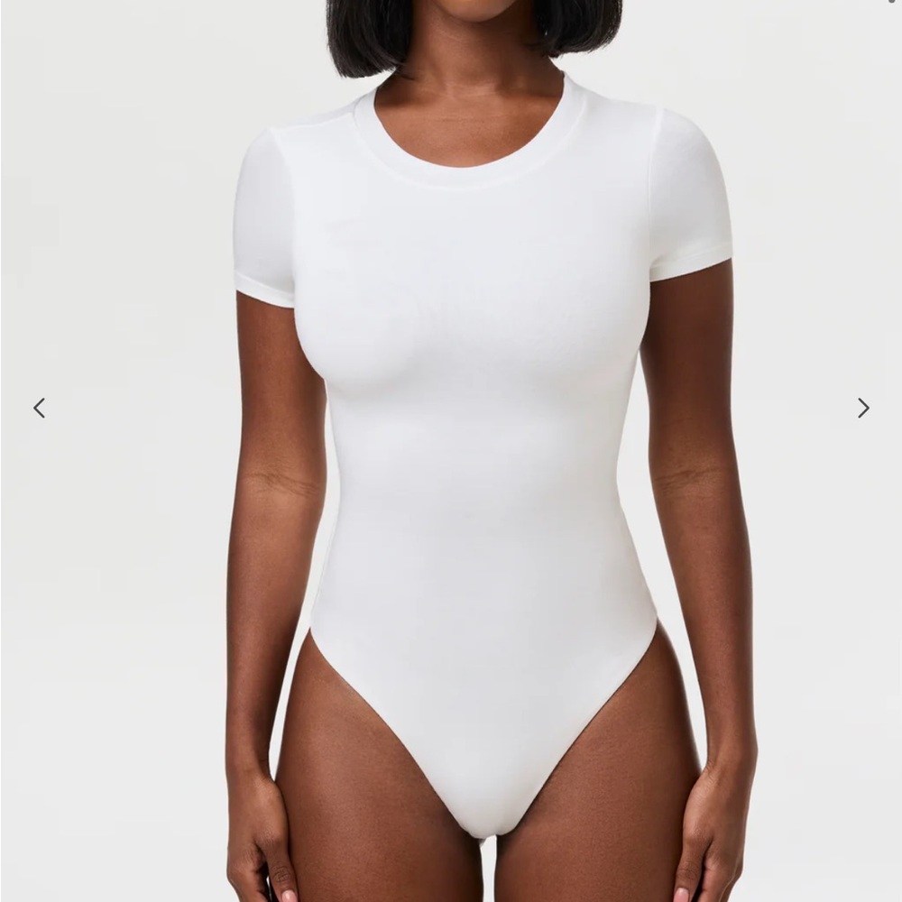 Naked Wardrobe Smooth Crewneck Tee Bodysuit White size S Small NWT